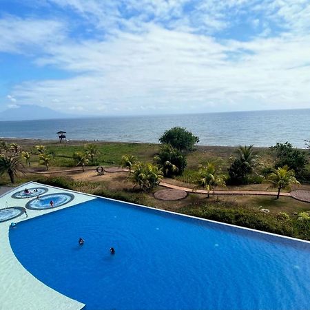 Seafront Residences Vacation Getaway San Juan  Exterior foto