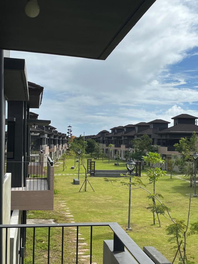 Seafront Residences Vacation Getaway San Juan  Exterior foto