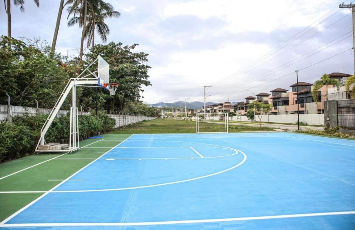 Seafront Residences Vacation Getaway San Juan  Exterior foto