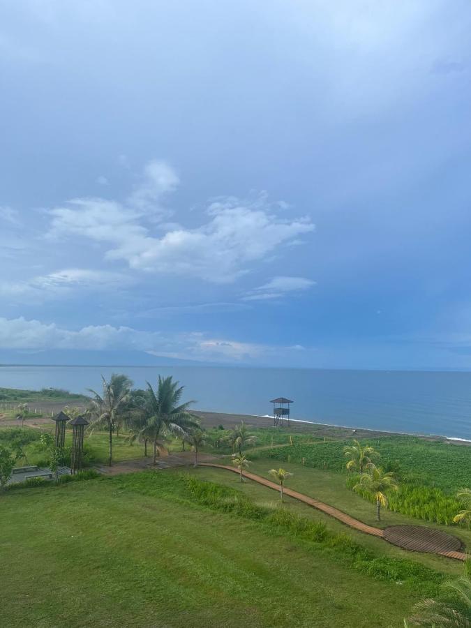 Seafront Residences Vacation Getaway San Juan  Exterior foto