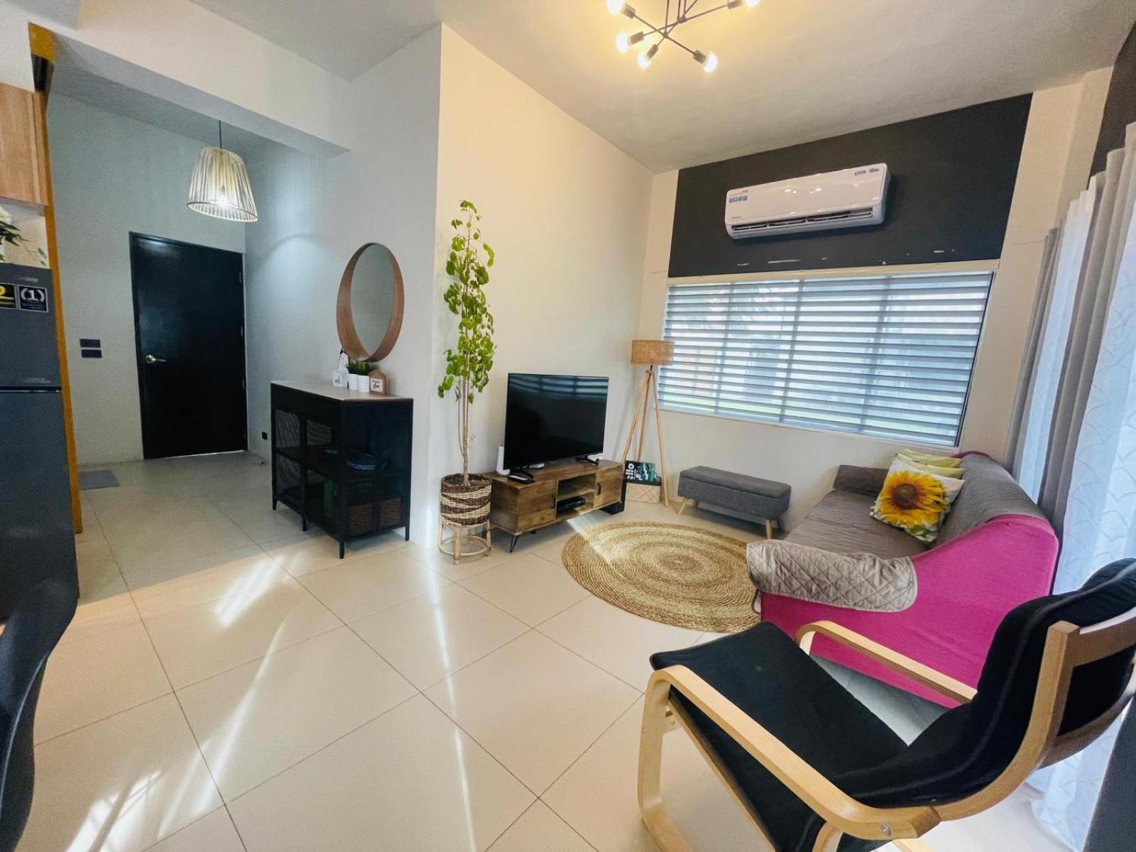 Seafront Residences Vacation Getaway San Juan  Exterior foto